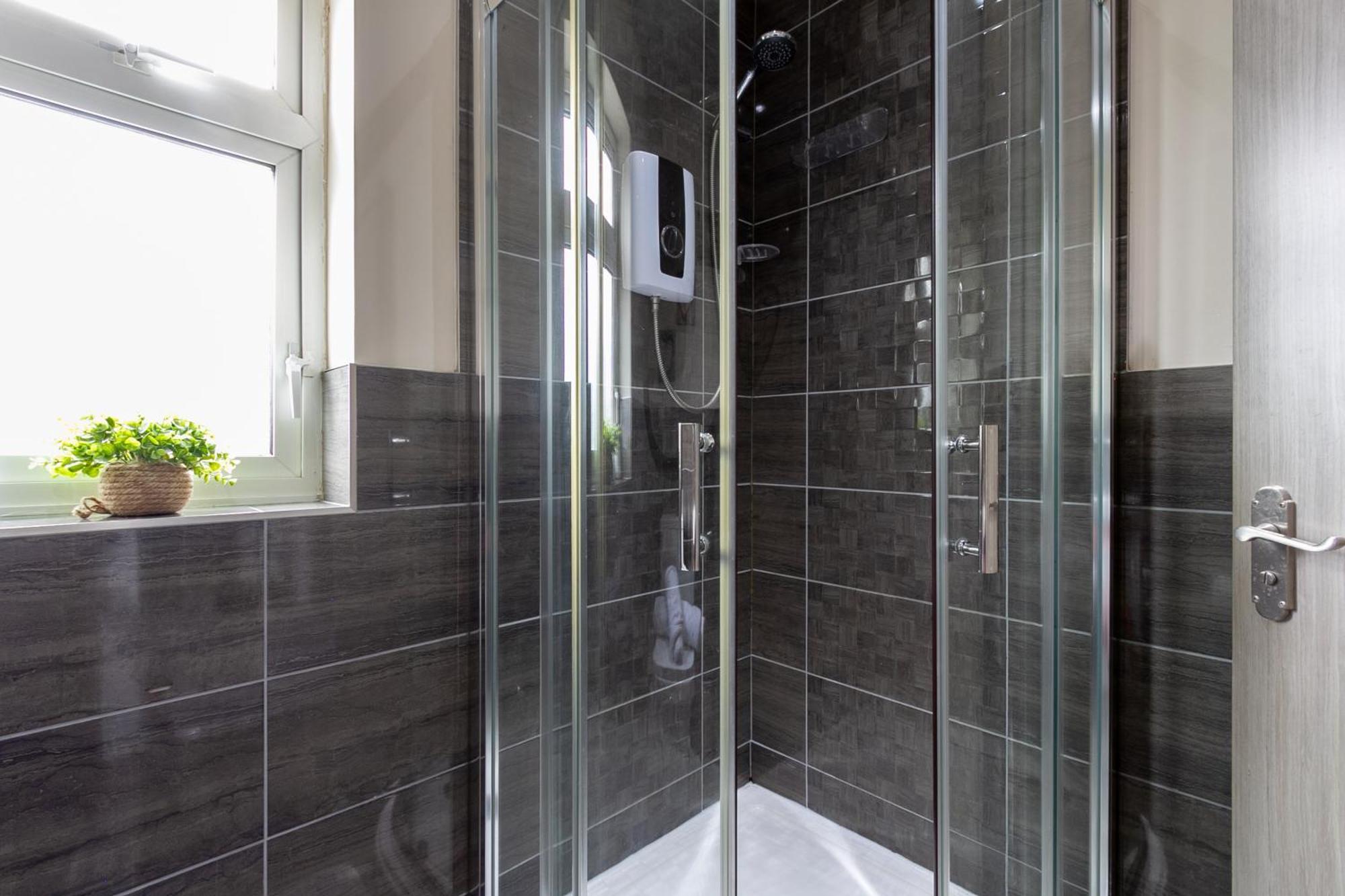 Bathway House - Free Secured Parking And Wifi Apartment Coventry Bagian luar foto