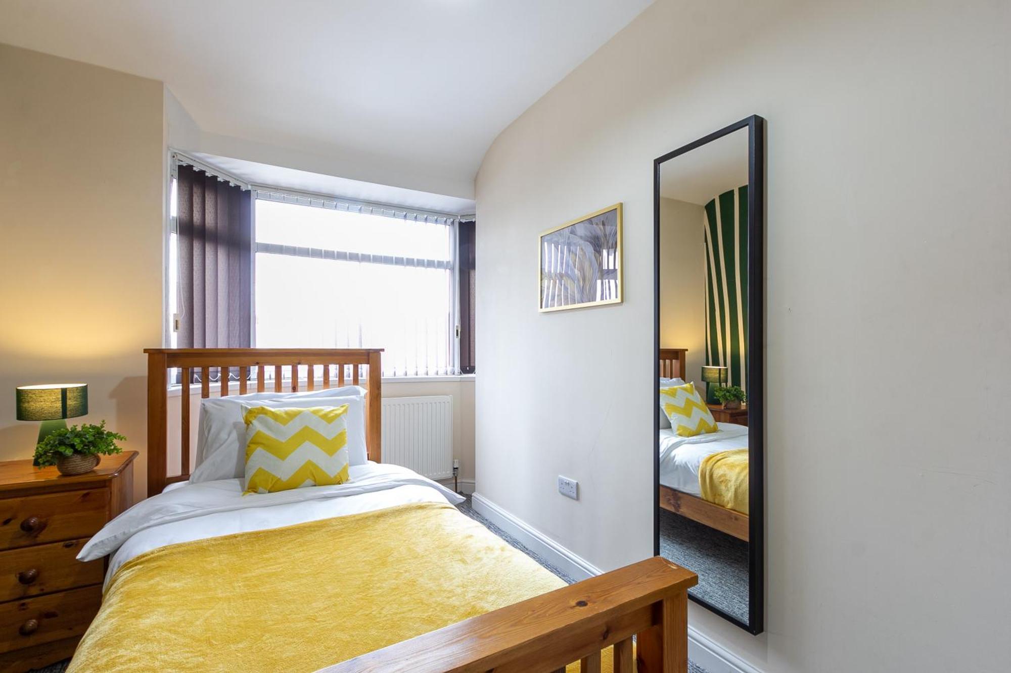 Bathway House - Free Secured Parking And Wifi Apartment Coventry Bagian luar foto