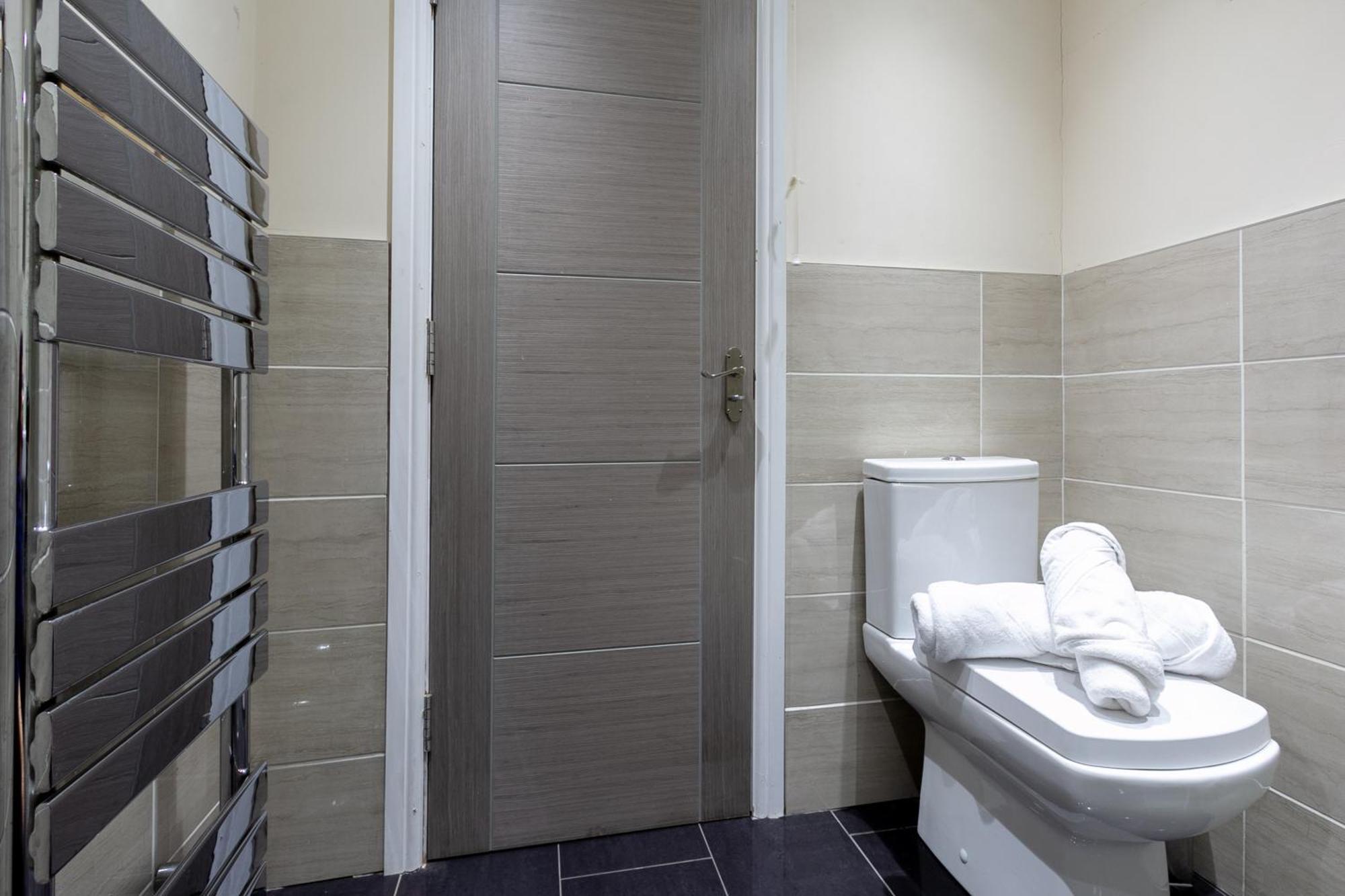 Bathway House - Free Secured Parking And Wifi Apartment Coventry Bagian luar foto