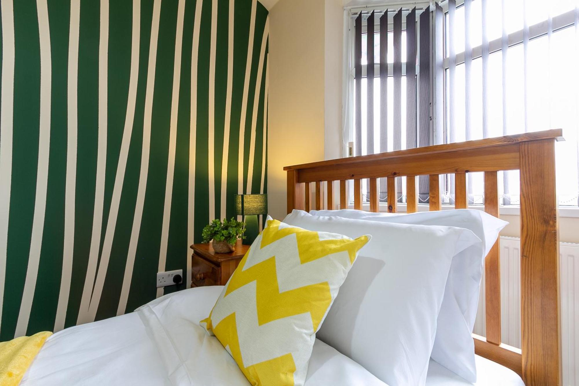 Bathway House - Free Secured Parking And Wifi Apartment Coventry Bagian luar foto