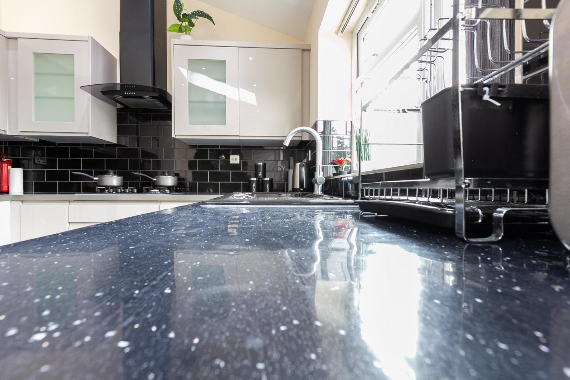 Bathway House - Free Secured Parking And Wifi Apartment Coventry Bagian luar foto